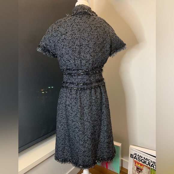Sold to consignment Chanel dress classic tweed black blue with sparkle. Size 38 - Picture 3 of 14